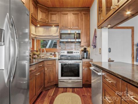 80 Slickrock Road Burnsville NC 28714