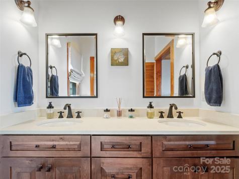 80 Slickrock Road Burnsville NC 28714