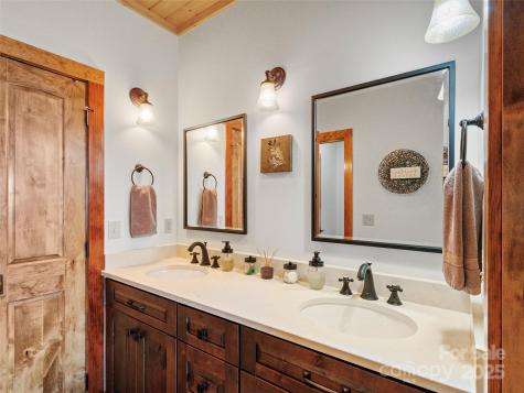 80 Slickrock Road Burnsville NC 28714