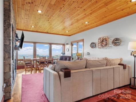 80 Slickrock Road Burnsville NC 28714