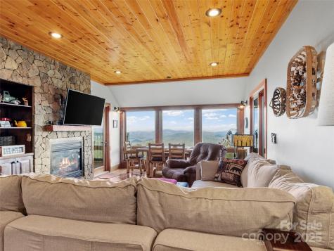 80 Slickrock Road Burnsville NC 28714