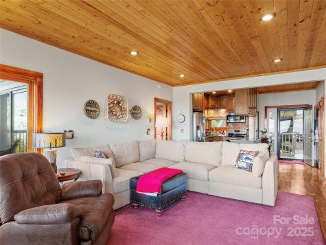 80 Slickrock Road Burnsville NC 28714