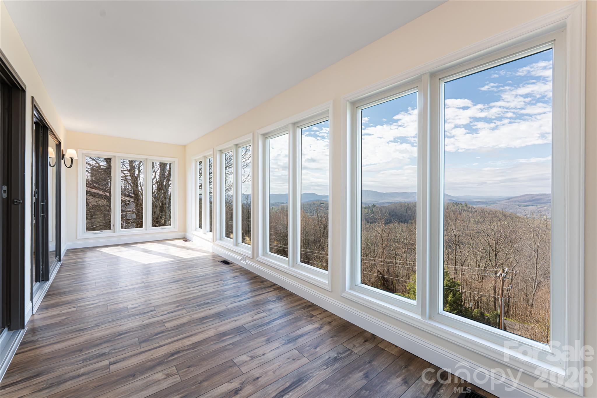 1203 Fleetwood Plaza Hendersonville NC 28739