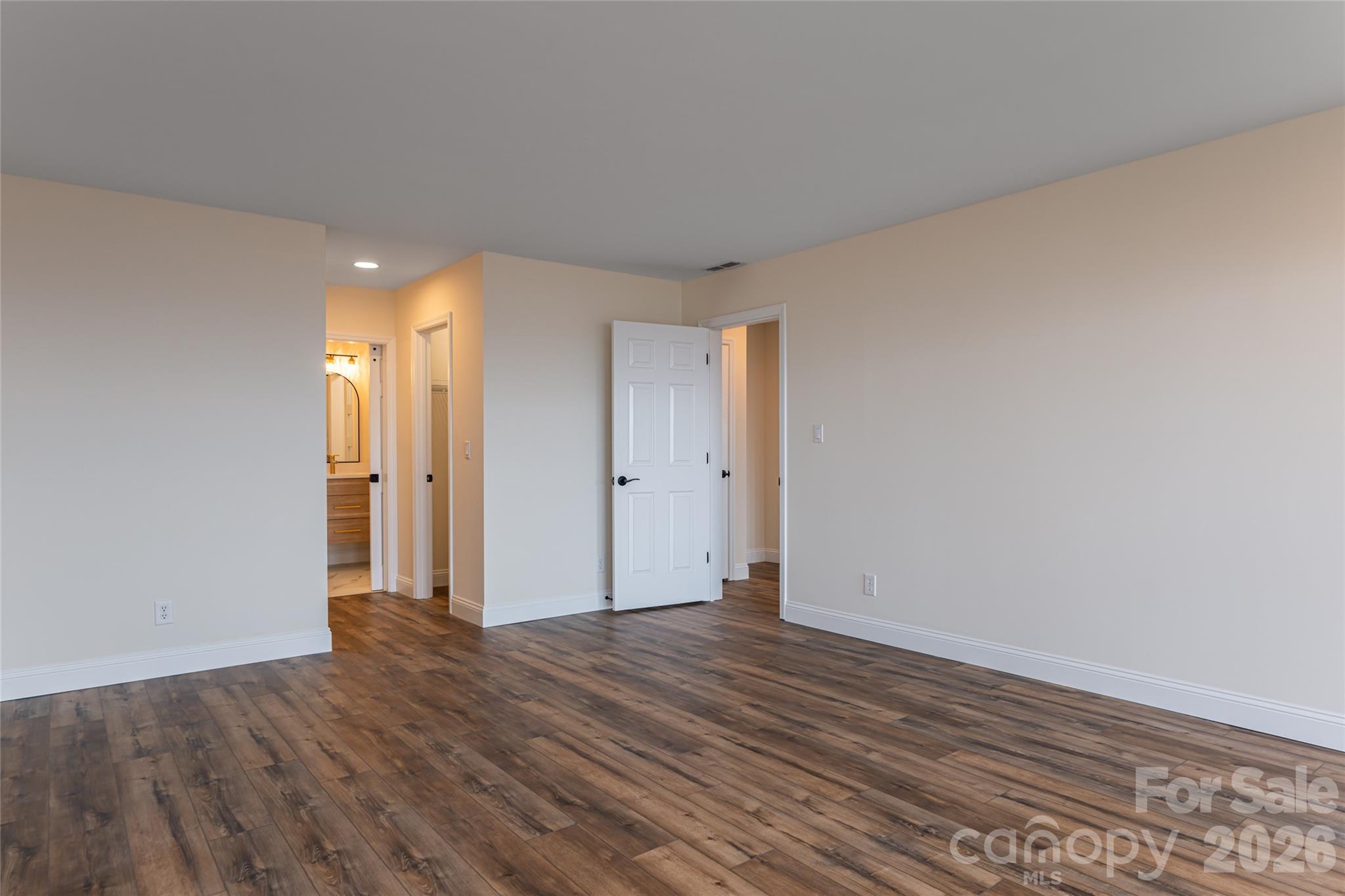 1203 Fleetwood Plaza Hendersonville NC 28739
