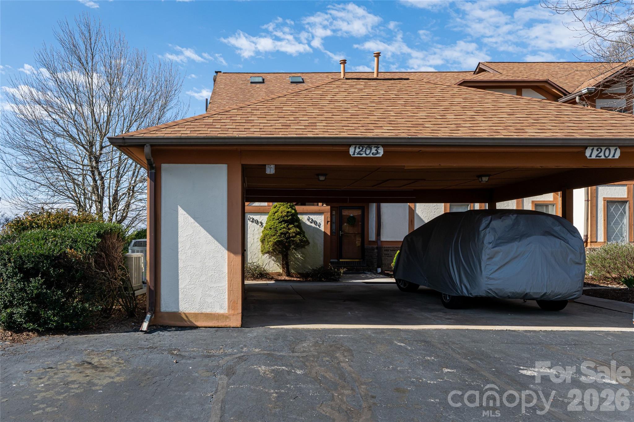 1203 Fleetwood Plaza Hendersonville NC 28739