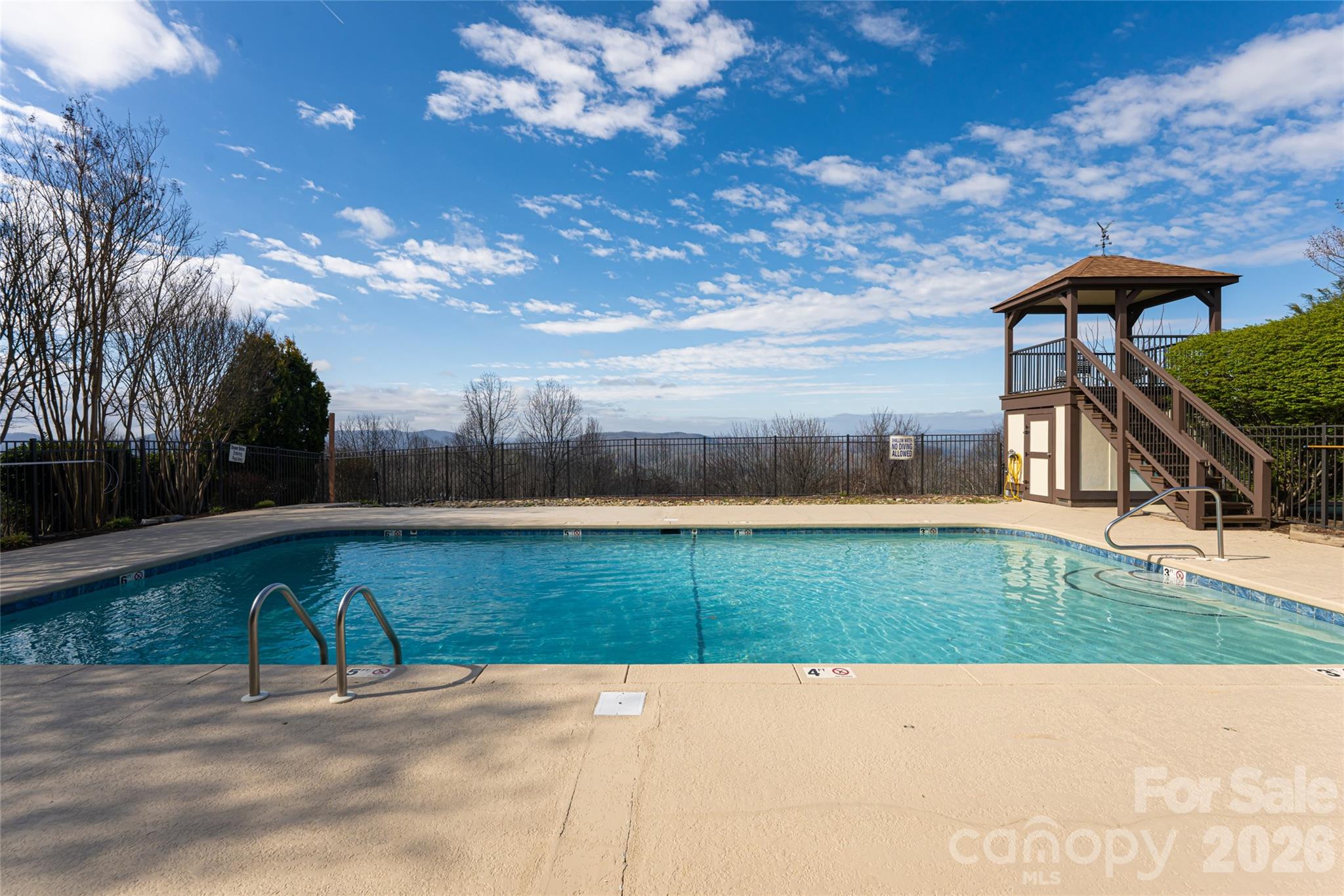 1203 Fleetwood Plaza Hendersonville NC 28739