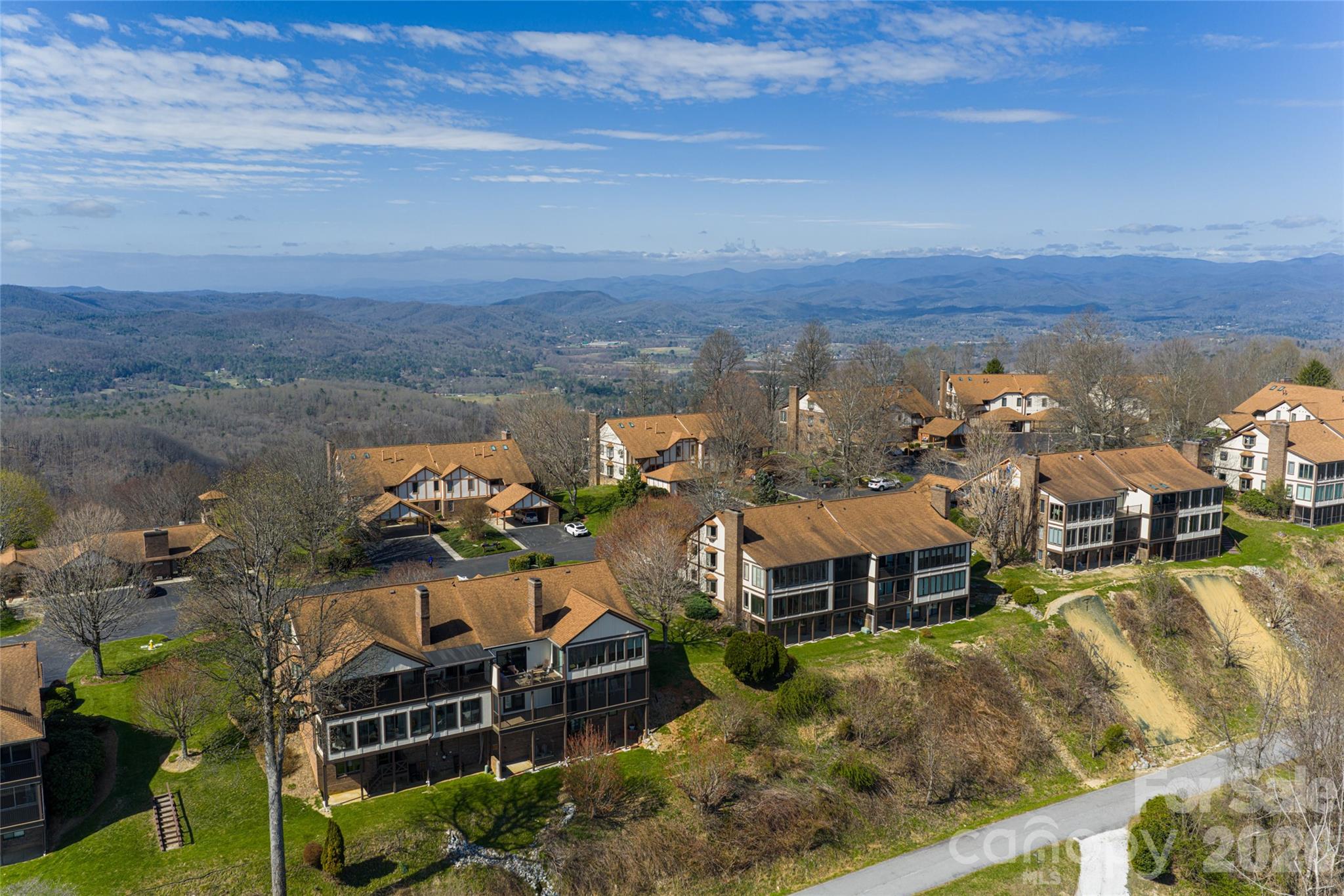 1203 Fleetwood Plaza Hendersonville NC 28739