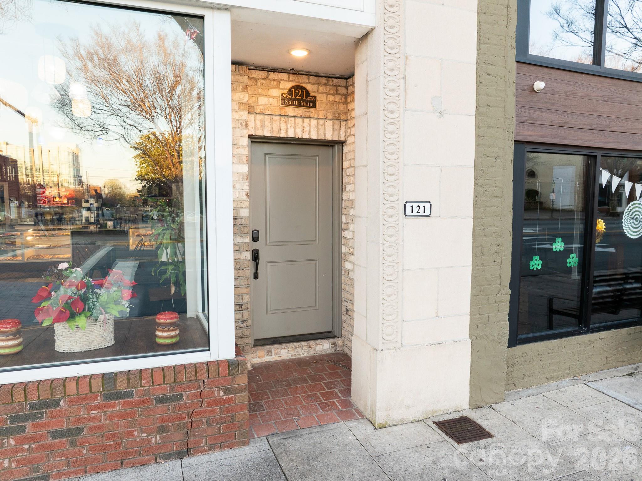 121 N Main Street Lexington NC 27292
