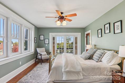 203 6th Avenue W Hendersonville NC 28739