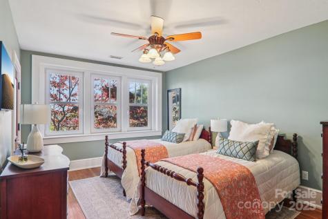 203 6th Avenue W Hendersonville NC 28739