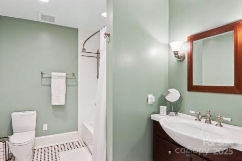 203 6th Avenue W Hendersonville NC 28739