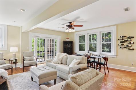 203 6th Avenue W Hendersonville NC 28739