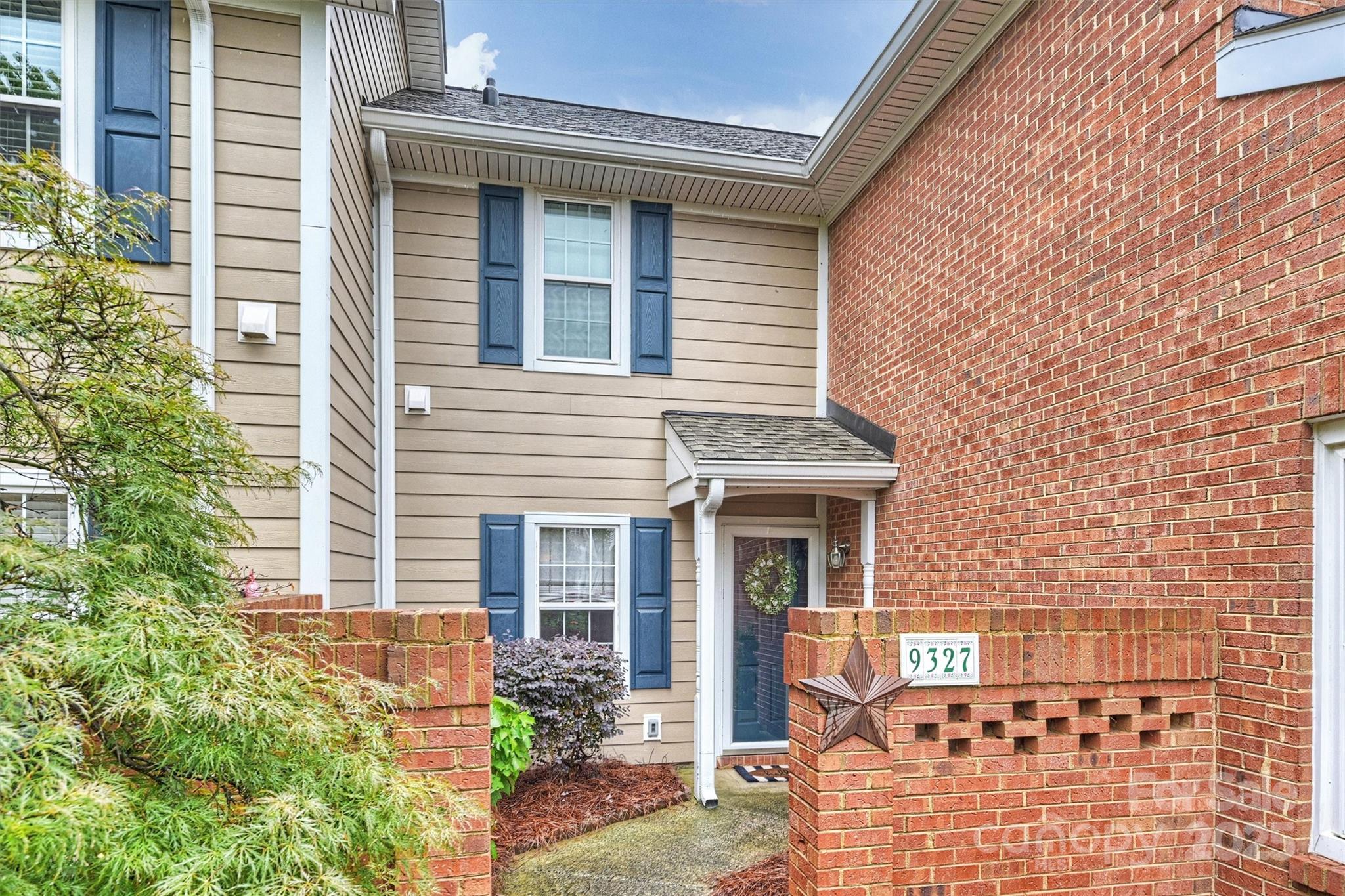 9327 S Vicksburg Park Court Charlotte NC 28210