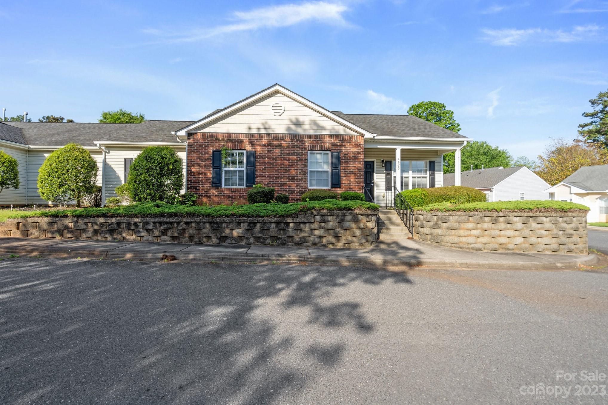 Mecklenburg County, Charlotte, NC Car4022282 Cottingham Chalk