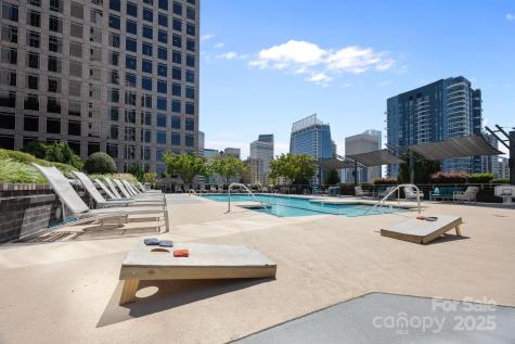 333 W Trade Street Charlotte NC 28202