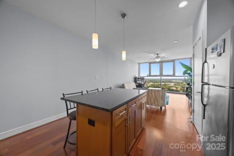 333 W Trade Street Charlotte NC 28202