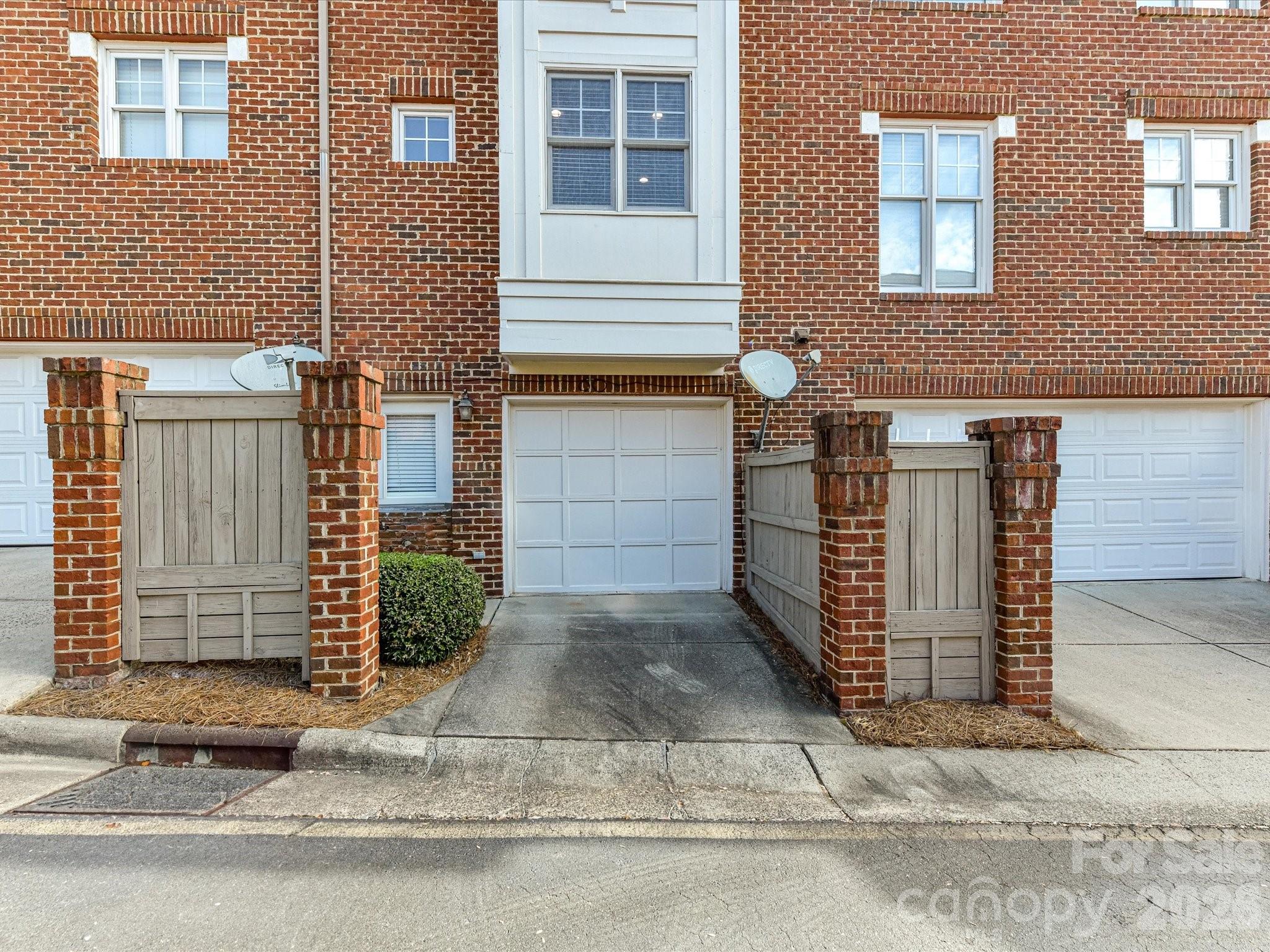 4916 S Hill View Drive Charlotte NC 28210