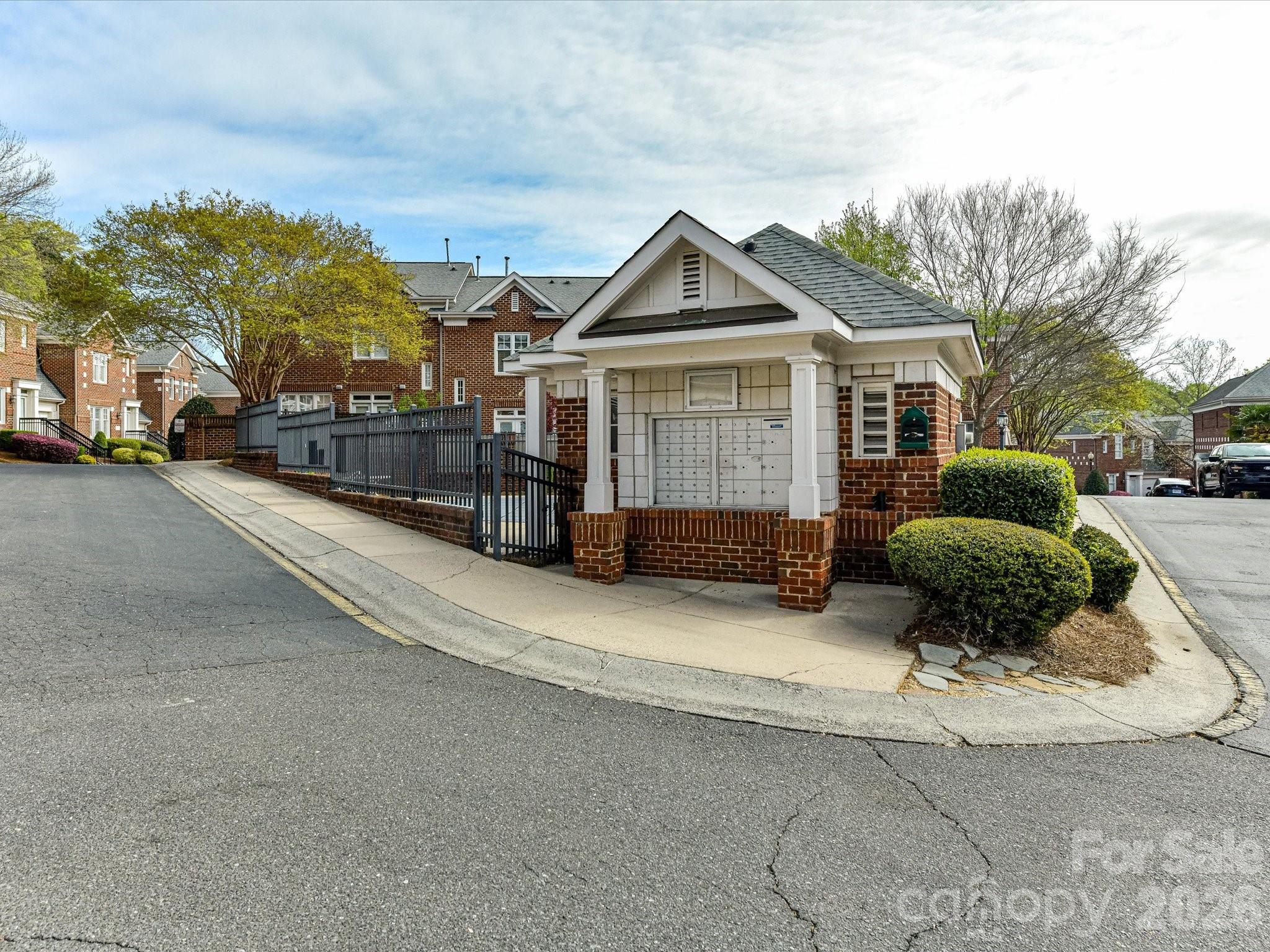 4916 S Hill View Drive Charlotte NC 28210