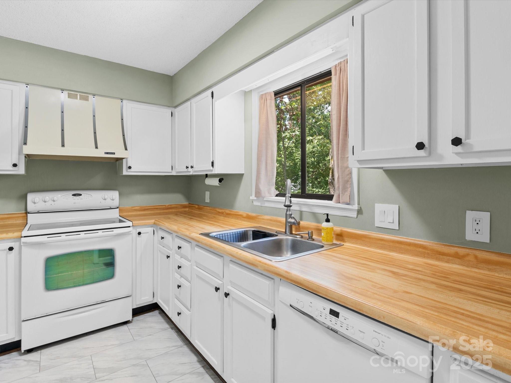 102 Cedar Forest Trail Asheville NC 28803