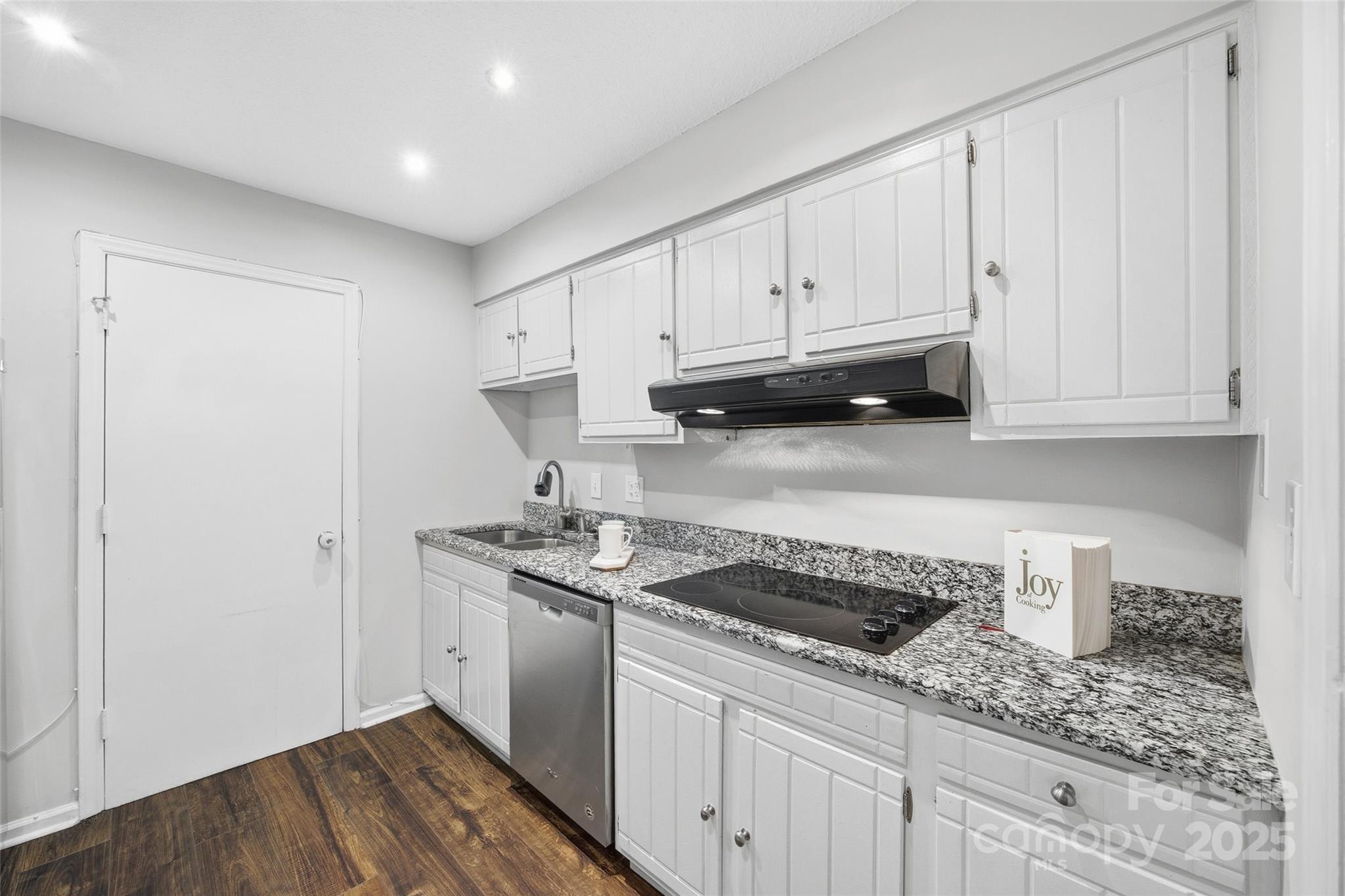 4739 Hedgemore Drive Charlotte NC 28209