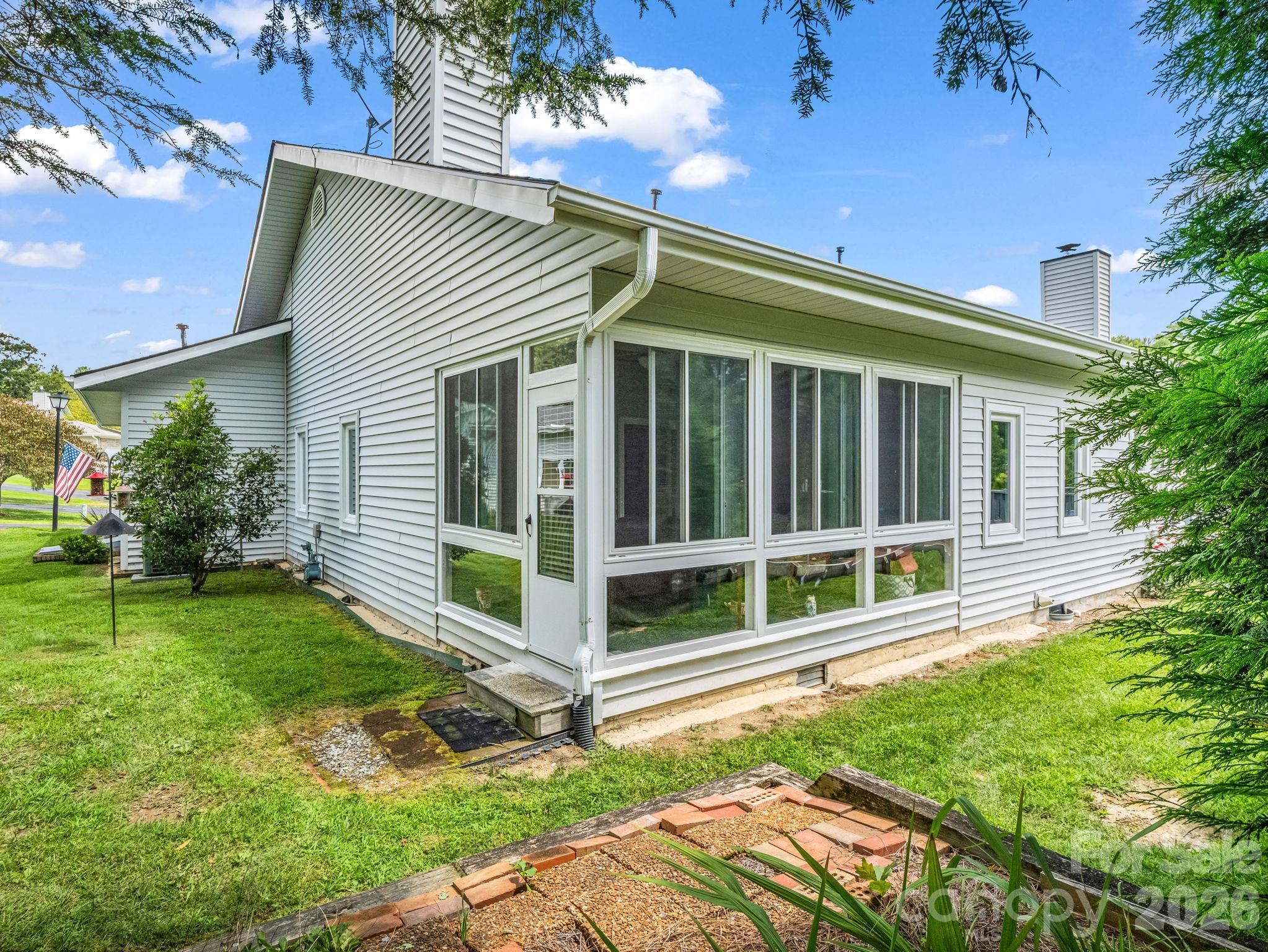 20 Country Meadows Lane Hendersonville NC 28792