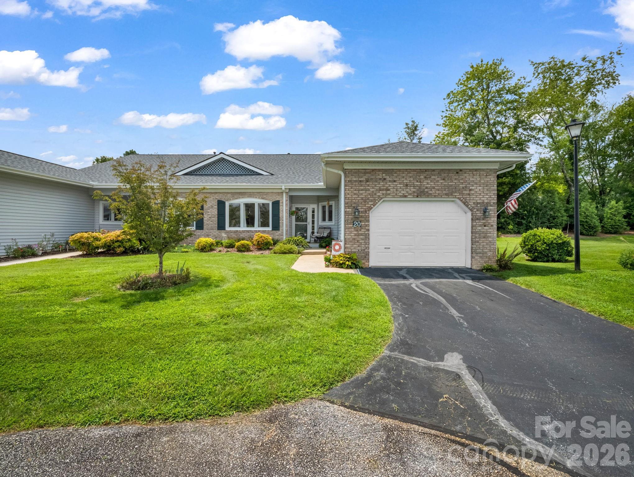 20 Country Meadows Lane Hendersonville NC 28792