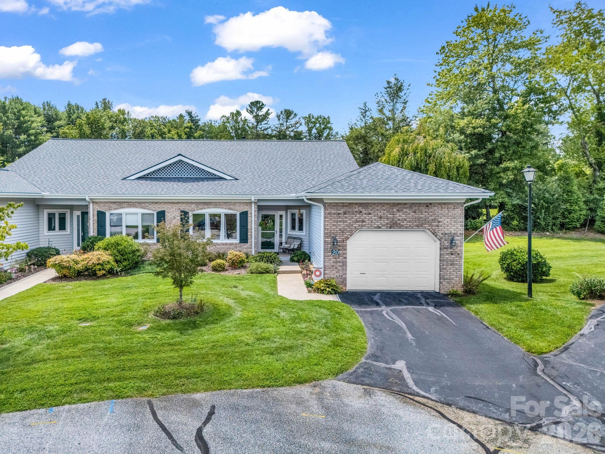 20 Country Meadows Lane Hendersonville NC 28792