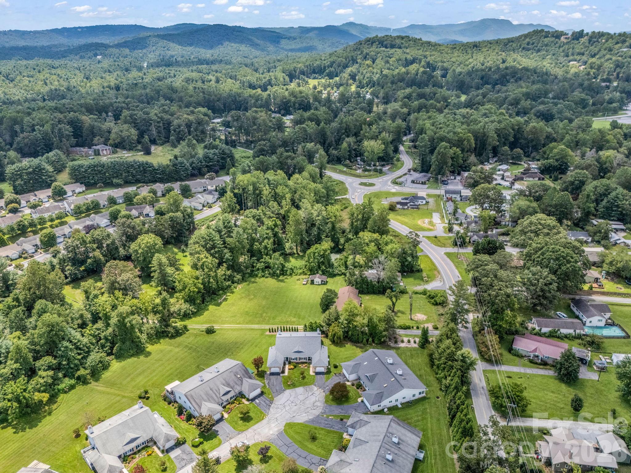 20 Country Meadows Lane Hendersonville NC 28792