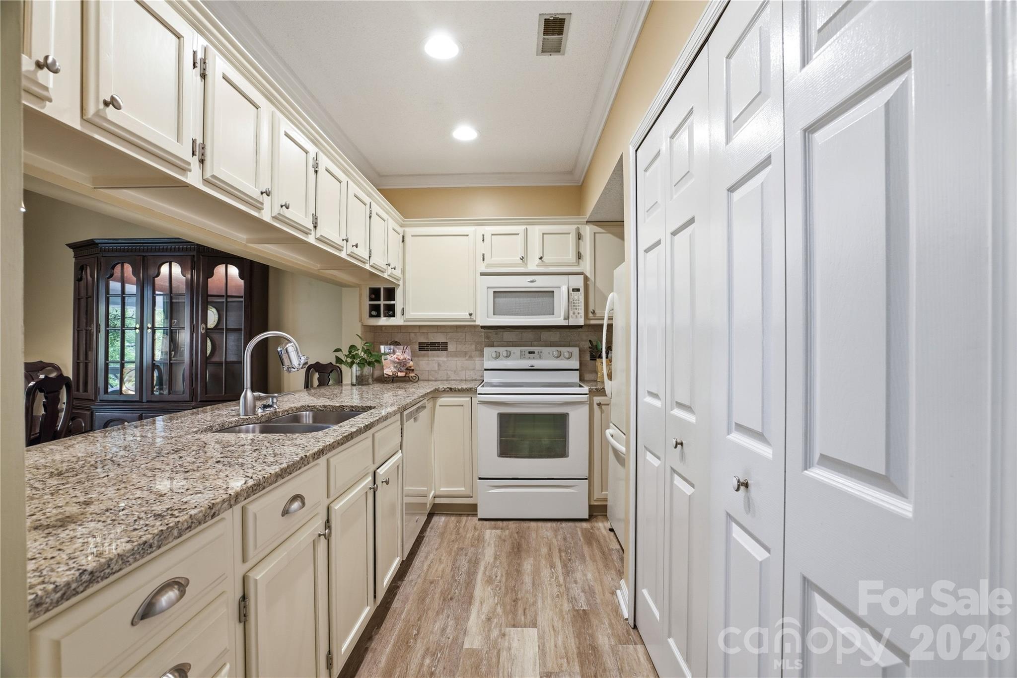 19823 Henderson Road Cornelius NC 28031