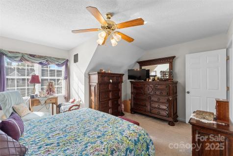 1553 16th Avenue NE Hickory NC 28601