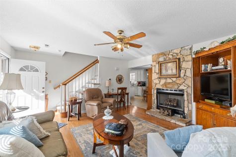 1553 16th Avenue NE Hickory NC 28601