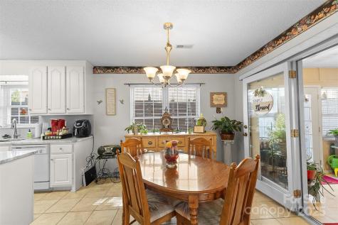 1553 16th Avenue NE Hickory NC 28601