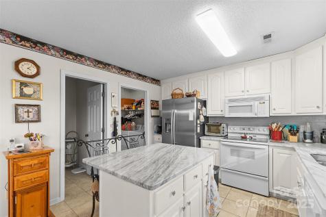 1553 16th Avenue NE Hickory NC 28601