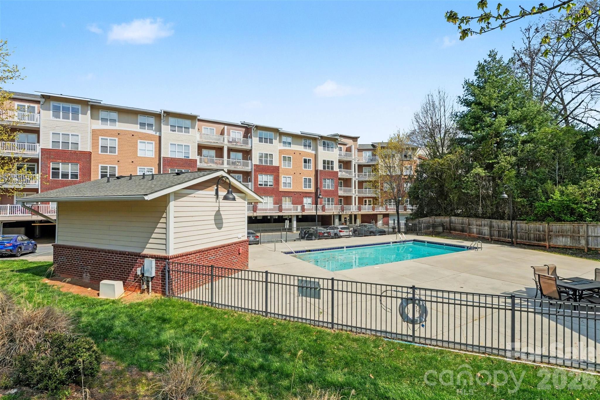 1000 E Woodlawn Road Charlotte NC 28209