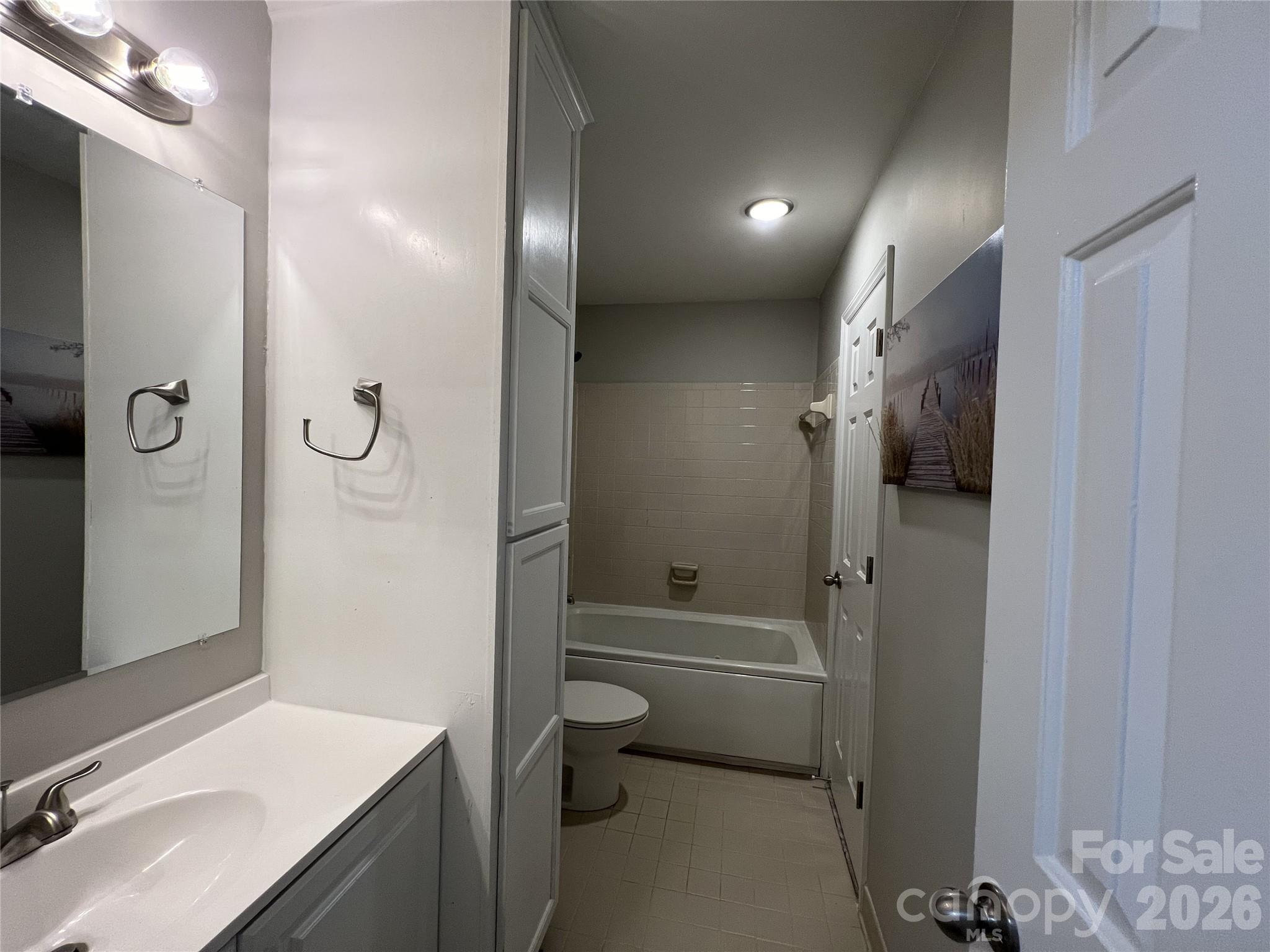 9041 J M Keynes Drive Charlotte NC 28262