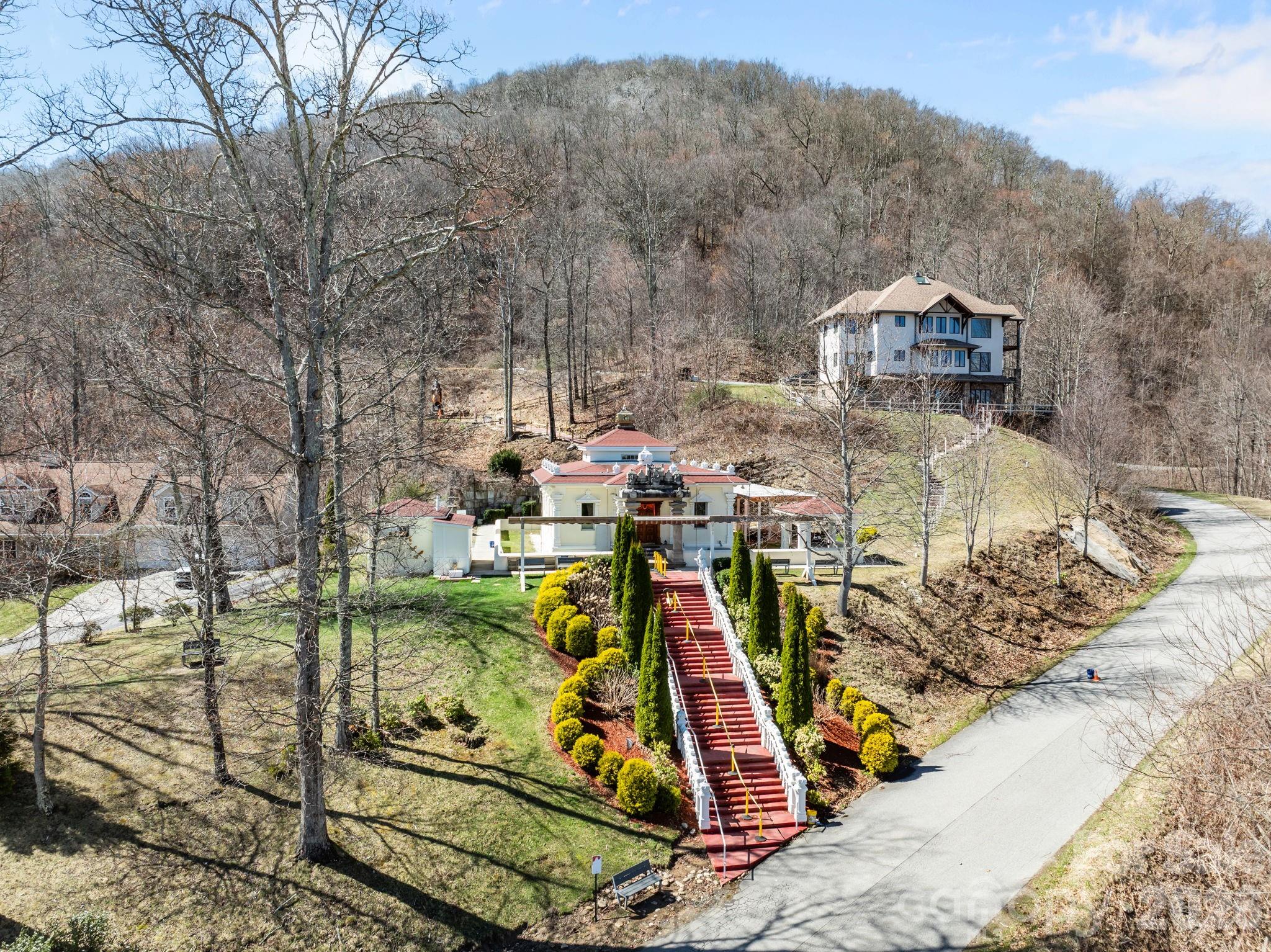5 Lila Lane Clyde NC 28721