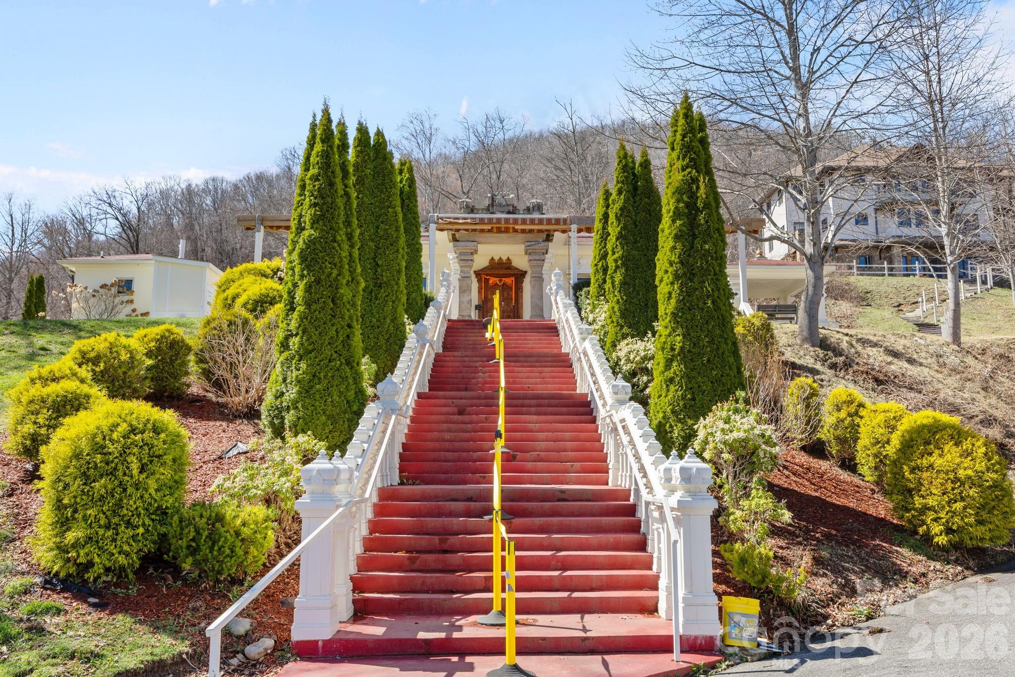 5 Lila Lane Clyde NC 28721