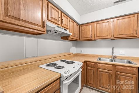 1612 Sharon Road W Charlotte NC 28210