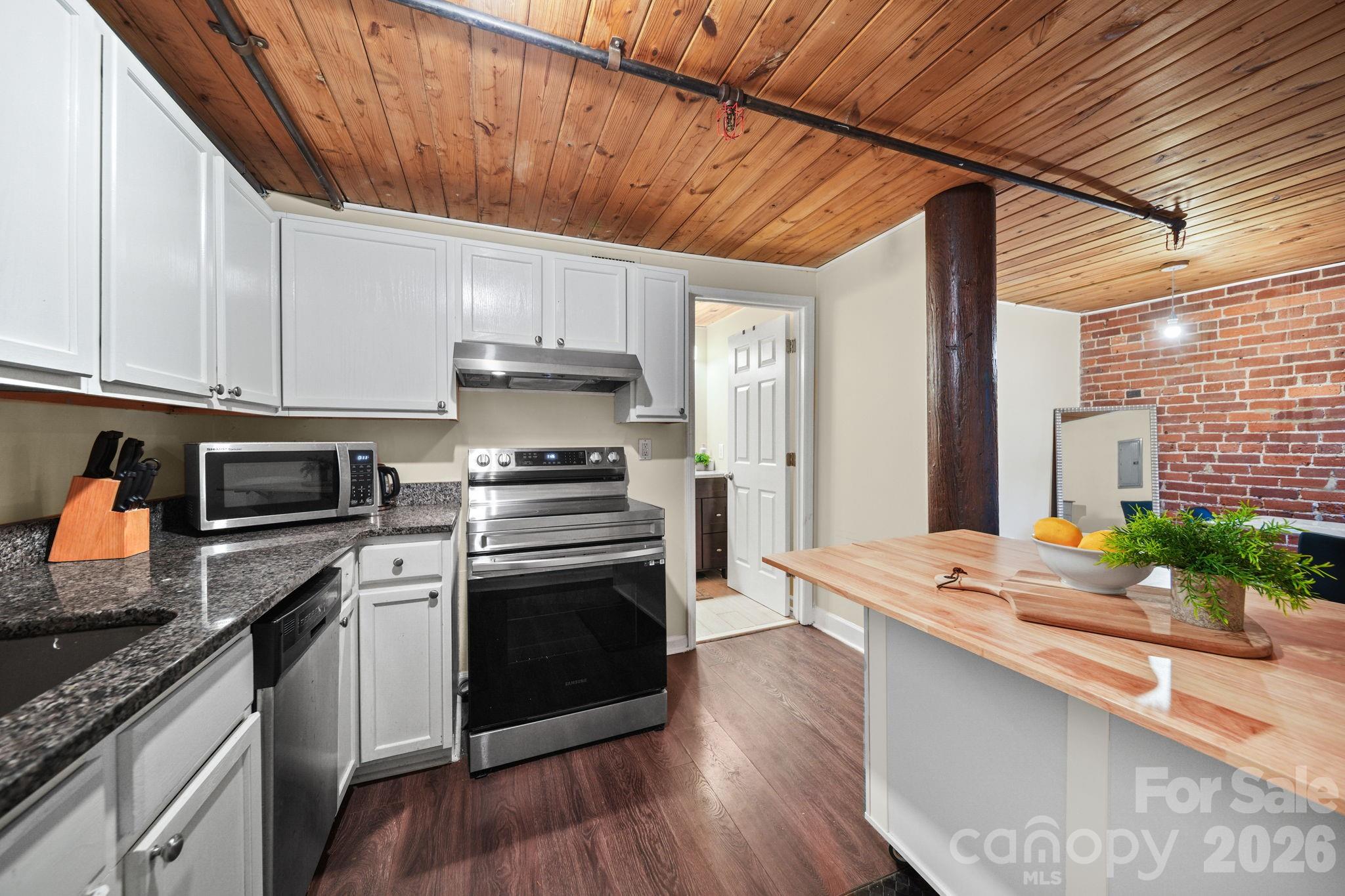 201 S Hoskins Road Charlotte NC 28208