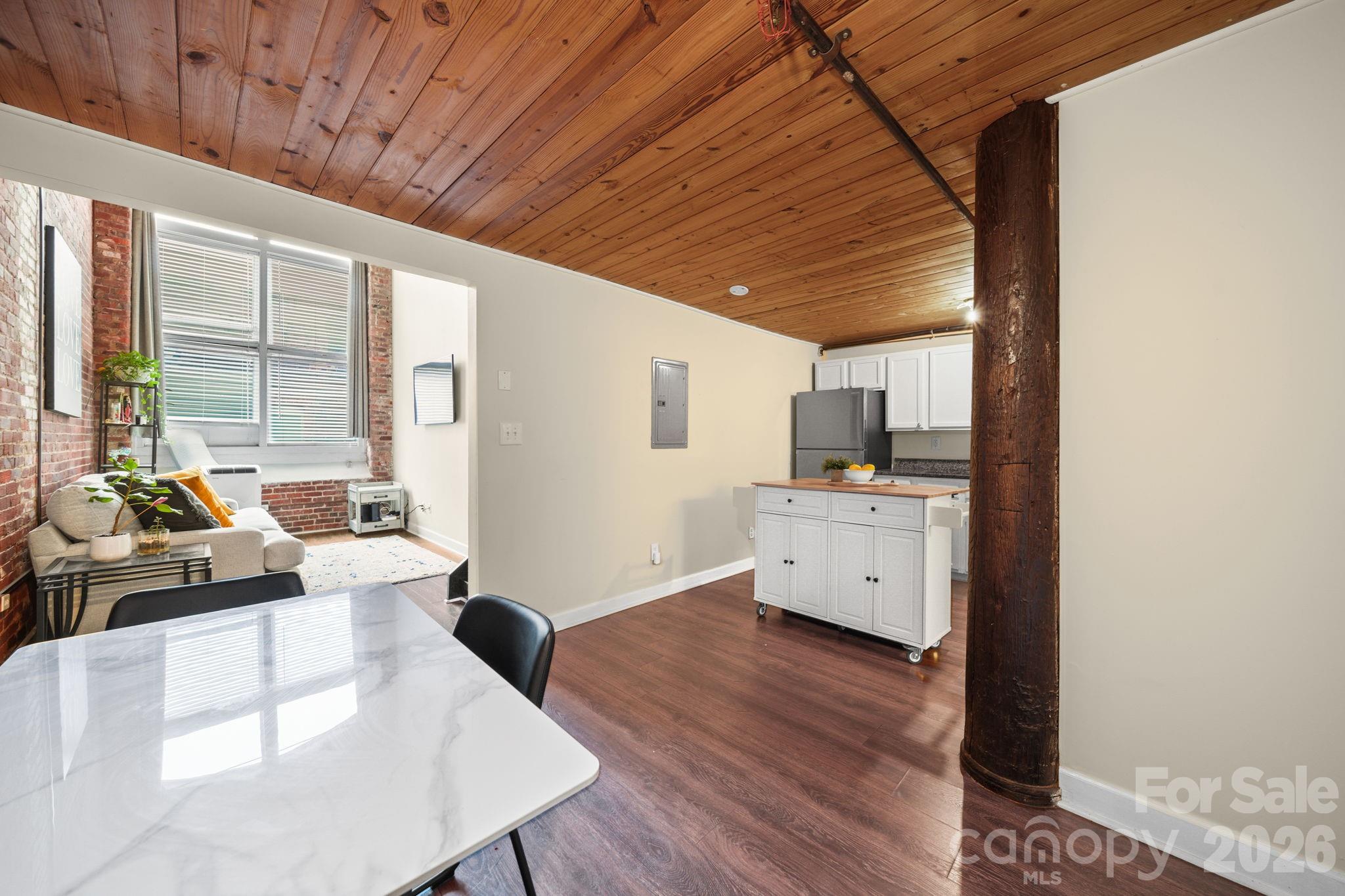 201 S Hoskins Road Charlotte NC 28208