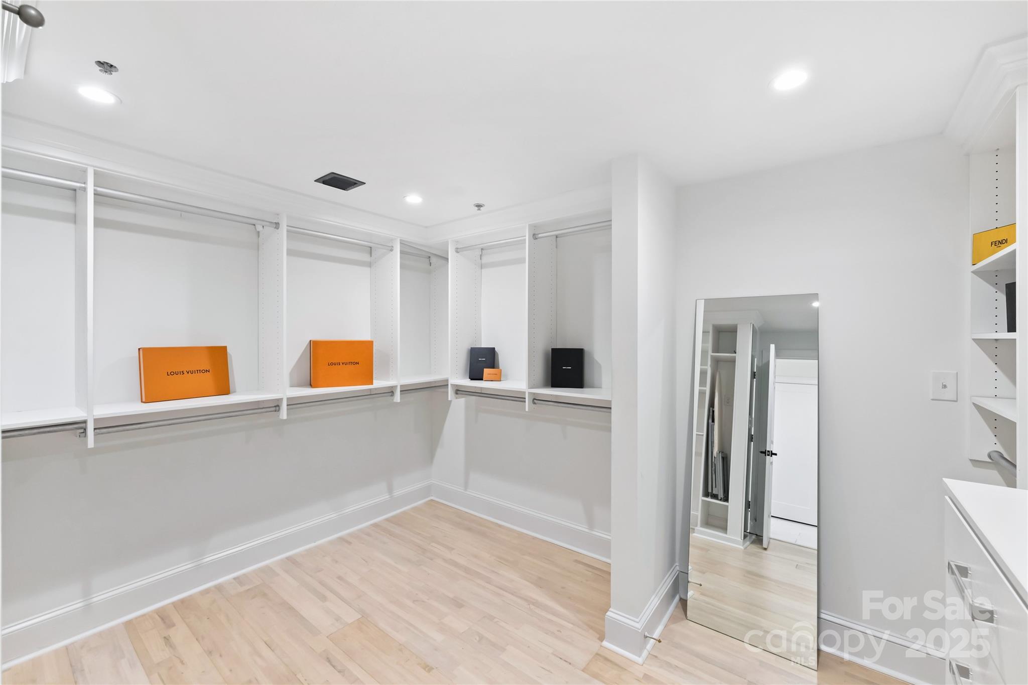 127 N Tryon Street Charlotte NC 28202