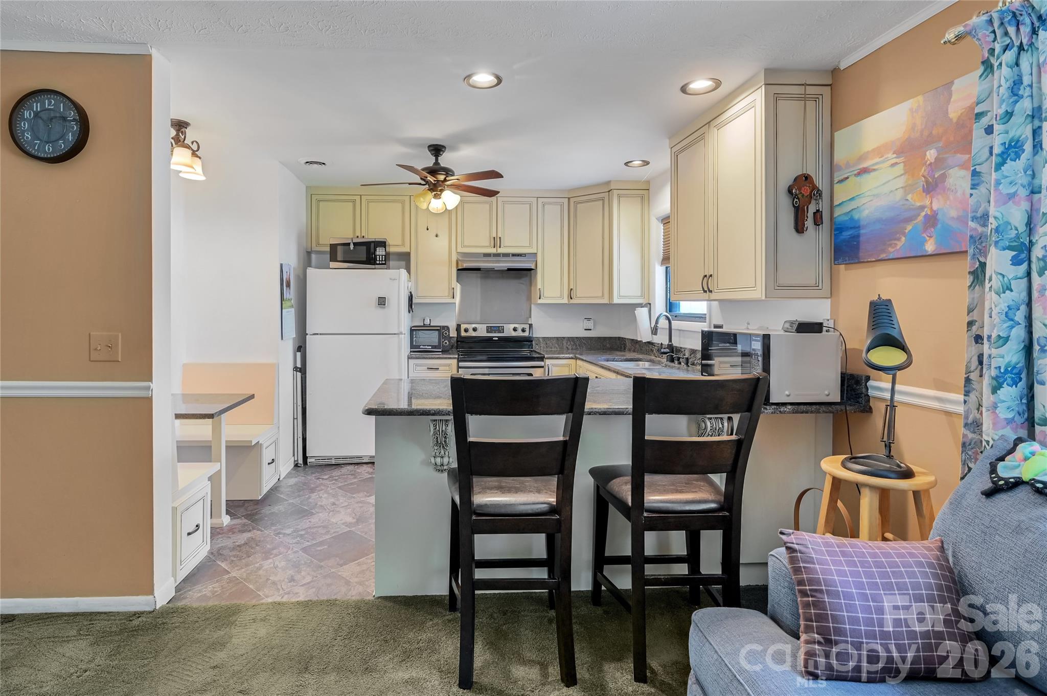 103 Oakwood Place Hendersonville NC 28792