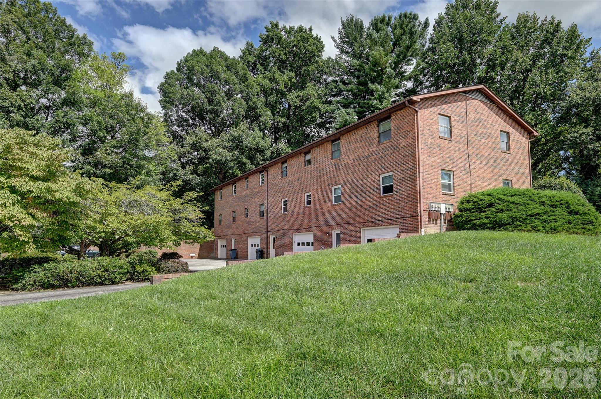 103 Oakwood Place Hendersonville NC 28792