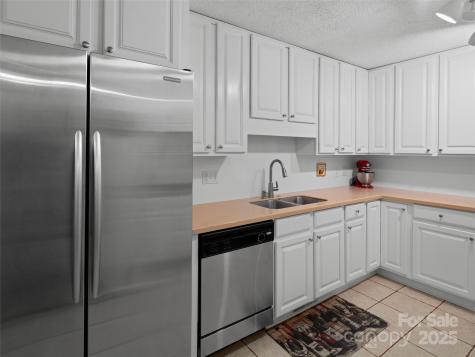 102 Crowfields Drive Asheville NC 28803