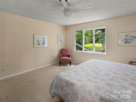 102 Crowfields Drive Asheville NC 28803