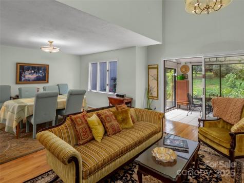 102 Crowfields Drive Asheville NC 28803