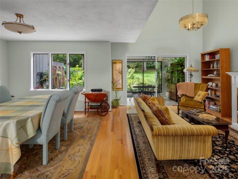 102 Crowfields Drive Asheville NC 28803