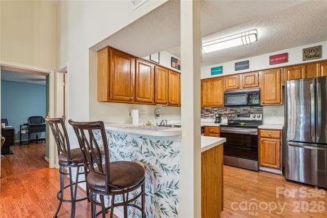 5812 Harris Grove Lane Charlotte NC 28212