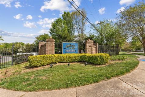 5812 Harris Grove Lane Charlotte NC 28212