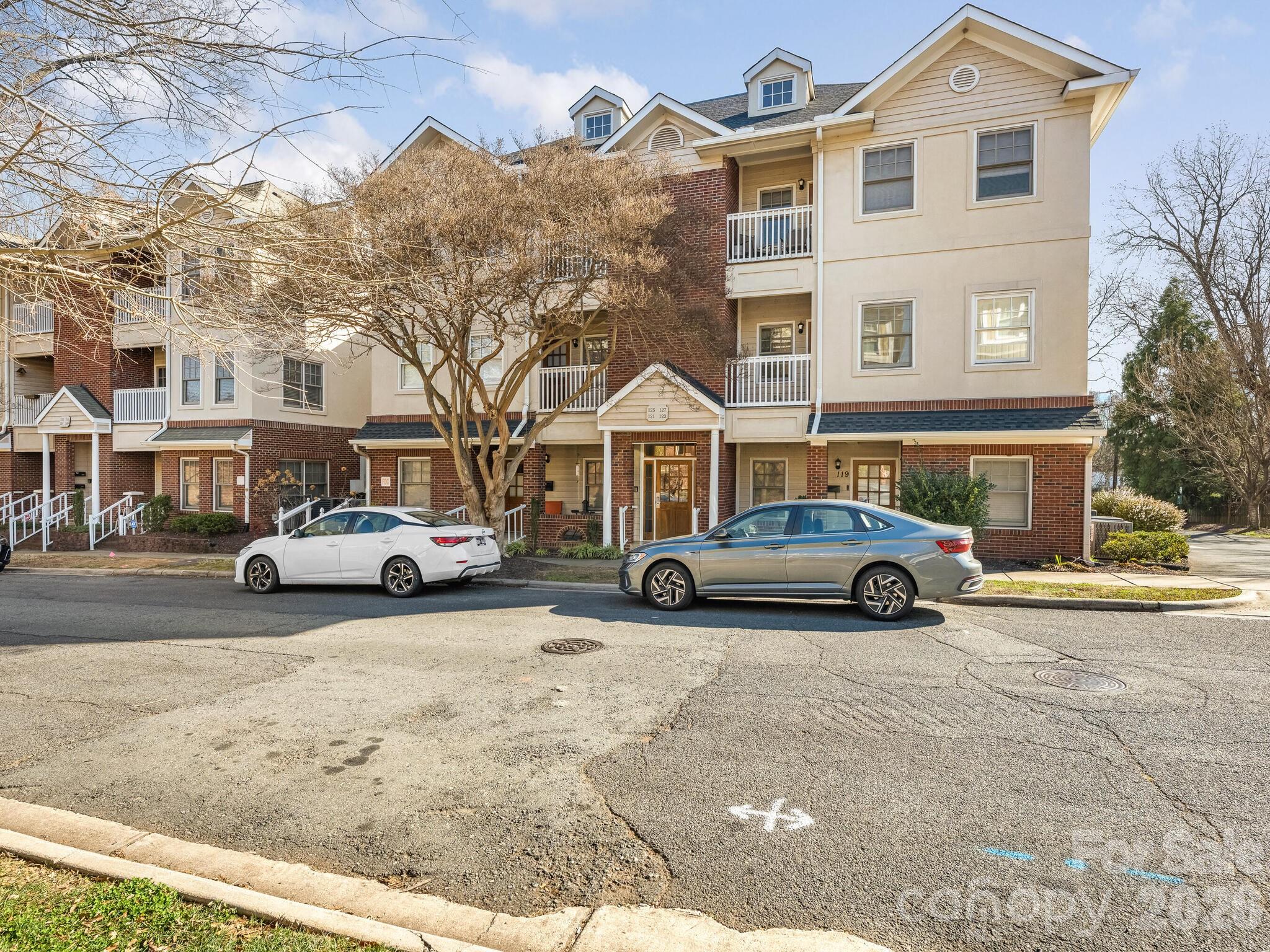 123 S Summit Avenue Charlotte NC 28208